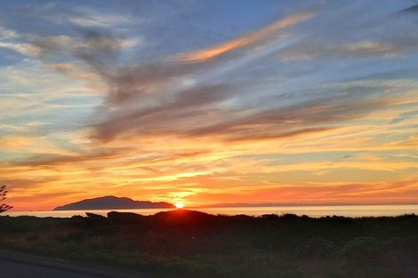 Photo of property in 2a Marine Parade, Otaki Beach, Otaki, 5512