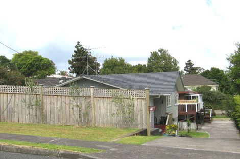 Photo of property in 1/30 Richards Avenue, Forrest Hill, Auckland, 0620