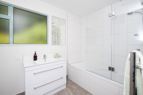 Photo of property in 3/42 Campbell Street, Havelock North, 4130