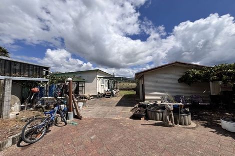 Photo of property in 1/869 East Coast Road, Northcross, Auckland, 0632