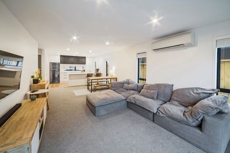 Photo of property in 76 Jacks Landing Drive, Hamilton Lake, Hamilton, 3204