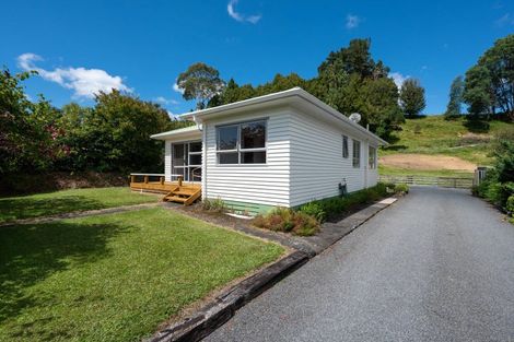 Photo of property in 13 Kahu Street, Ohura, 3926