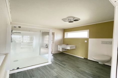 Photo of property in 13 Edwards Avenue, Henderson, Auckland, 0610