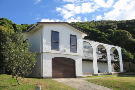 Photo of property in 98 Allington Road, Karori, Wellington, 6012