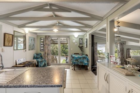 Photo of property in 19 Sandy Bay Road, Black Rock, Picton, 7282