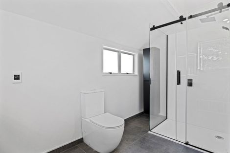 Photo of property in 209 Queenspark Drive, Parklands, Christchurch, 8083