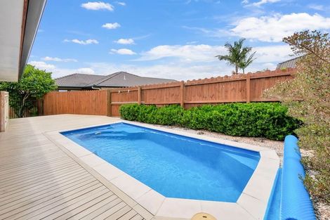 Photo of property in 51 Sapperton Drive, Henderson, Auckland, 0612