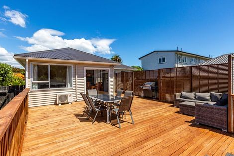Photo of property in 25 Kapiti Crescent, Titahi Bay, Porirua, 5022