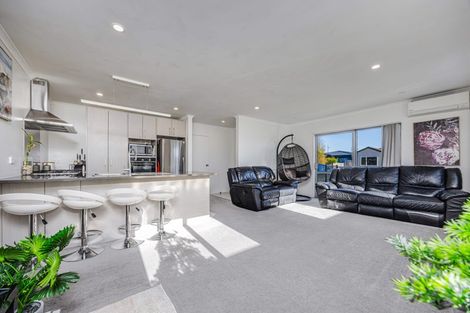 Photo of property in 35 Harore Road, Takanini, 2112
