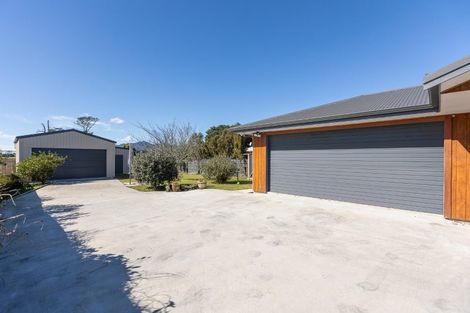 Photo of property in 15a Carthew Street, Okato, 4335