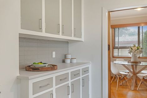 Photo of property in 12 Lomax Place, Islington, Christchurch, 8042