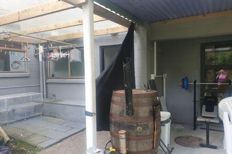 Photo of property in 15 Barker Rise, Northcross, Auckland, 0632