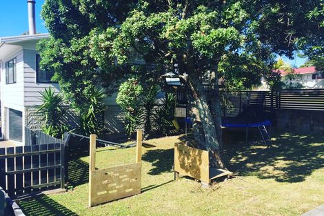 Photo of property in 2/13 Gibraltar Street, Howick, Auckland, 2014