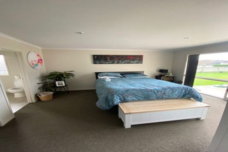 Photo of property in 17 Trauzer Place, Flagstaff, Hamilton, 3210