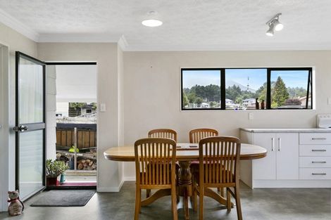 Photo of property in 7 Anna Place, Hilltop, Taupo, 3330