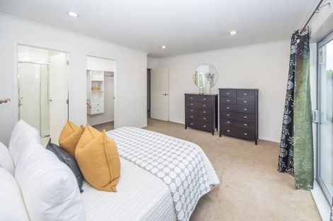 Photo of property in 33 Chadwick Place, Rototuna North, Hamilton, 3210