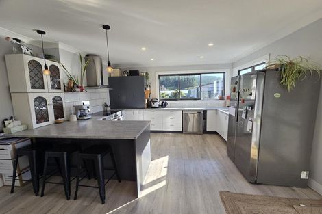 Photo of property in 12 Halsey Street, Clinton, 9534