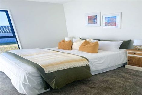 Photo of property in 48 Horokaka Street, Massey, Auckland, 0614