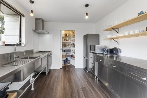 Photo of property in 4 Crown Hill, Titahi Bay, Porirua, 5022