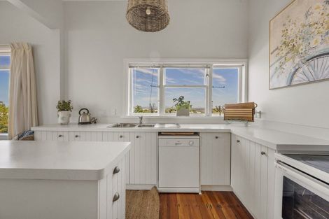 Photo of property in 18 Lighthouse Road, Bluff Hill, Napier, 4110