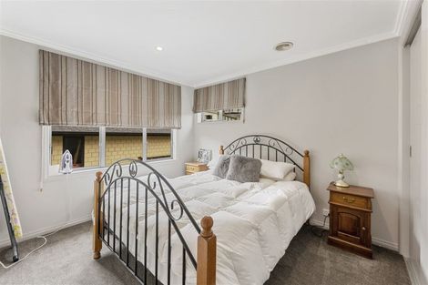 Photo of property in 22 Dawood Place, The Gardens, Auckland, 2105