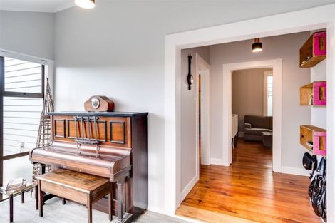 Photo of property in 82 Vigor Brown Street, Napier South, Napier, 4110