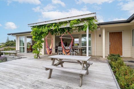 Photo of property in 7 Waikowhai Place, Raglan, 3225
