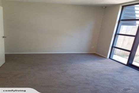 Photo of property in 2/69 Lake Road, Devonport, Auckland, 0624