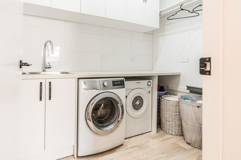 Photo of property in 18 Silver Street, Lower Shotover, Queenstown, 9304