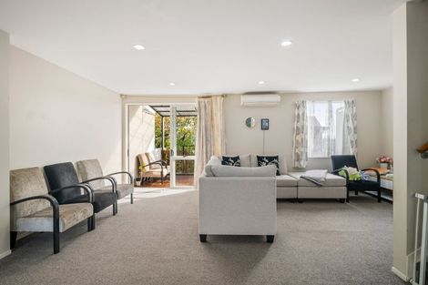 Photo of property in 14/6 Islington Avenue, New Lynn, Auckland, 0600
