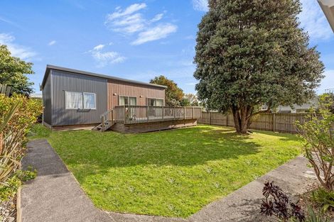 Photo of property in 20 Harbour Crest Drive, Waiuku, 2123