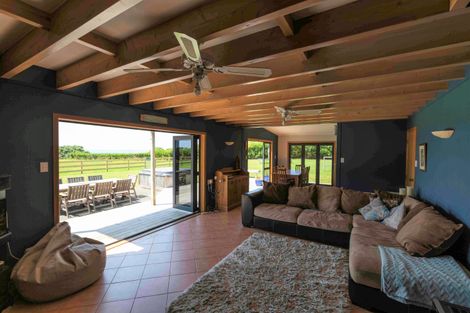 Photo of property in 37 Greenock Drive, Manukau Heads, Waiuku, 2684