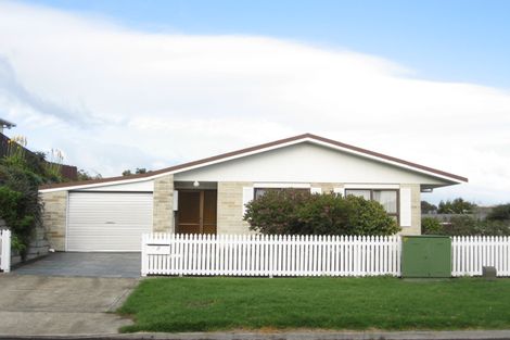 Photo of property in 2 Victor Road, Raumati Beach, Paraparaumu, 5032