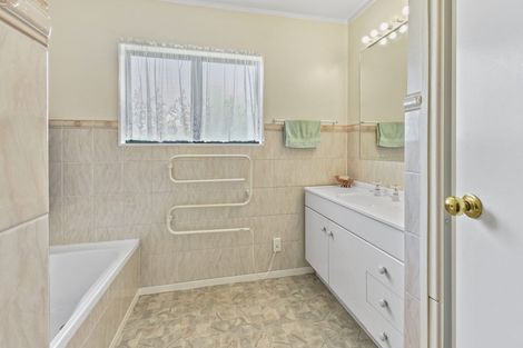 Photo of property in 26 Cosgrave Road, Papakura, 2110