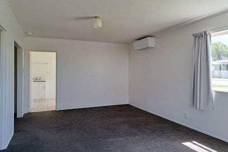 Photo of property in 87 Tiroroa Avenue, Te Atatu South, Auckland, 0610