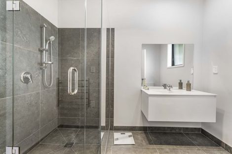 Photo of property in 51a Cosgrave Road, Papakura, 2110