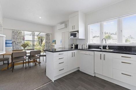 Photo of property in 68 Storey Avenue, Forest Lake, Hamilton, 3200