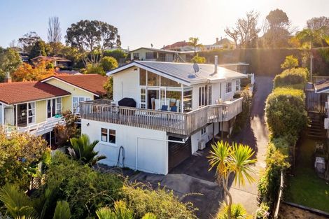 Photo of property in 13 Colmar Road, Mellons Bay, Auckland, 2014