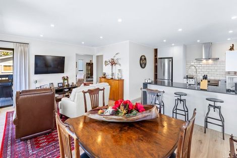 Photo of property in 20 Chatswood Grove, Chatswood, Auckland, 0626