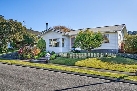 Photo of property in 3 Woolwich Close, Whitby, Porirua, 5024