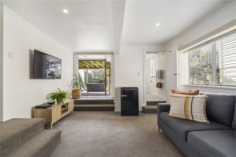 Photo of property in 112 Calliope Road, Stanley Point, Auckland, 0624