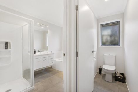 Photo of property in 64 Hillpark Drive, Pokeno, 2402