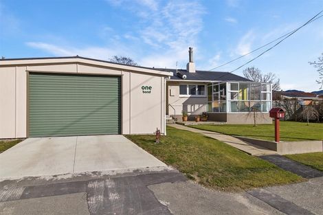 Photo of property in 1 Bond Street, Waimate, 7924