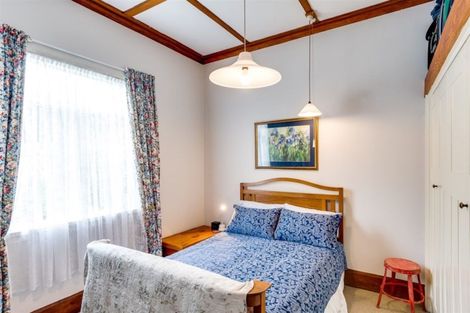 Photo of property in 14 Enfield Road, Hospital Hill, Napier, 4110