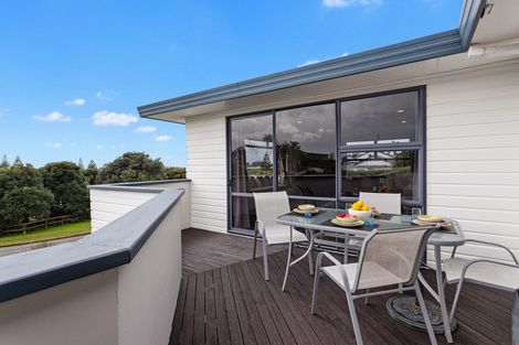 Photo of property in 2 Panorama Place, Coastlands, Whakatane, 3120
