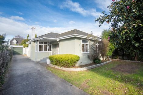 Photo of property in 11 Franklin Avenue, Hokowhitu, Palmerston North, 4410