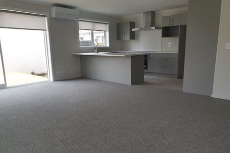 Photo of property in 43b Wainuiomata Road, Wainuiomata, Lower Hutt, 5014