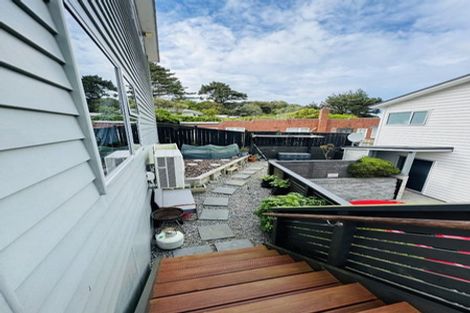 Photo of property in 5/20 Glanmire Road, Newlands, Wellington, 6037