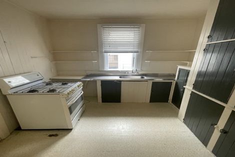 Photo of property in 354 The Parade, Island Bay, Wellington, 6023