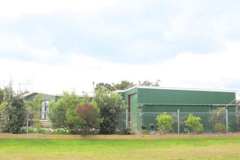 Photo of property in 100 Bellona Road, Whangamata, 3620